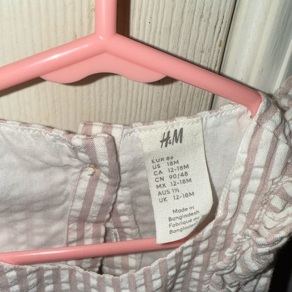 💟 5/$25 Seersucker Dress 18 Months Straps - Picture 3 of 4